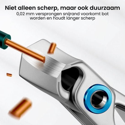 Close-up van een scherp en duurzaam scheerblad met een blauwe bevestiging en koperen spaanders