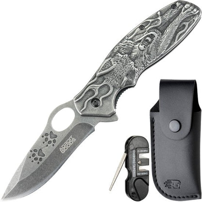 Opvouwbaar mes met gravure van een wolf, inklapbaar handvat en zwarte leren hoes