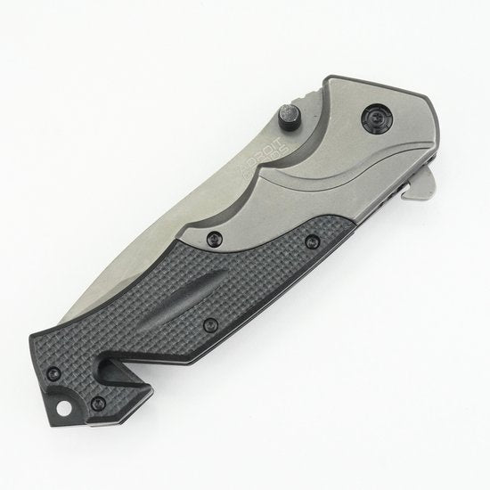 compact inklapbaar zakmes met zwarte handgreep en zilverkleurig lemmetontwerp