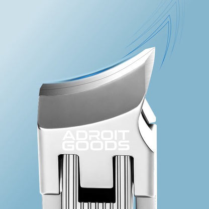 close-up van een modern, roestvrijstalen scheermes met scherp lemmet en glanzend handvat