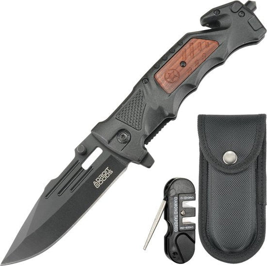 Opvouwbaar zwart mes met houten handgreep, slijper en zwart etui naast elkaar geplaatst