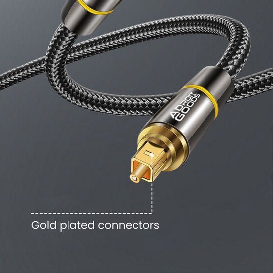 Zwart gevlochten kabel met goudkleurige AdroitGoods connector en beschermende metalen behuizing