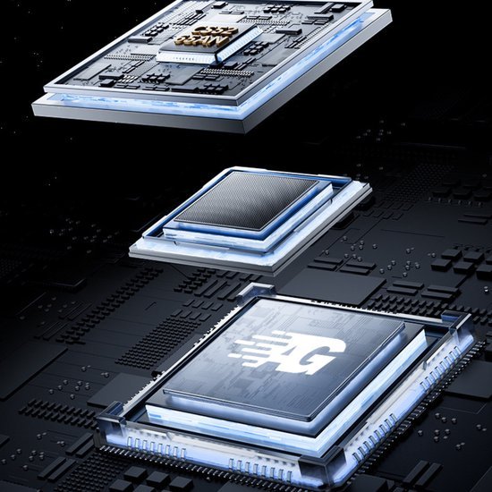 Close-up van moderne computerchips met blauwe lichtaccenten op een zwarte printplaat