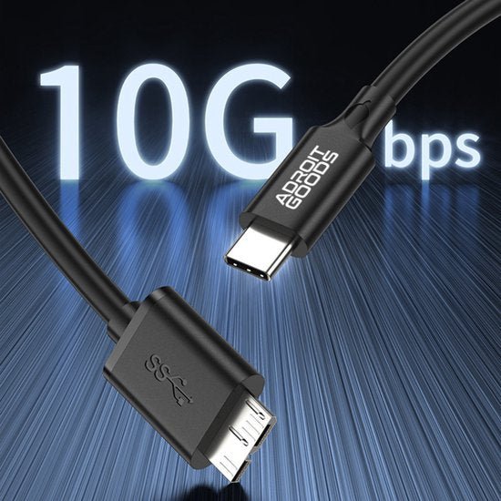 Zwarte USB-C naar Micro-USB kabel met AdroitGoods branding en 10Gbps datasnelheid indicatie