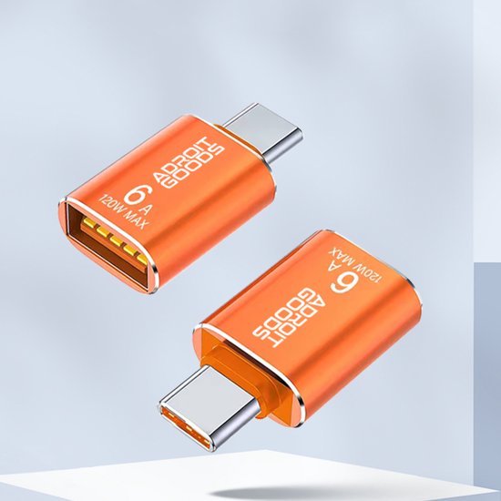 twee oranje USB-C naar USB adapters met metalen afwerking en duidelijke productmarkeringen