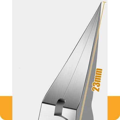 Close-up van een metalen punt met een lengte van 23 mm en scherpe randen voor precisie.