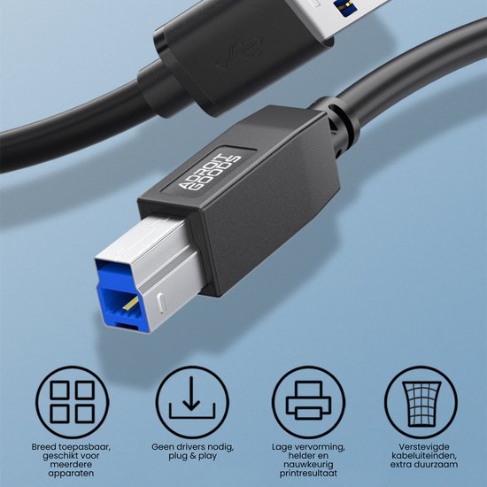 Zwarte USB-kabel met blauwe connector en duurzame kabelbescherming van AdroitGoods