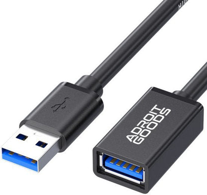 Zwarte USB 3.0 verlengkabel met blauwe connectoren en Adroit Goods logo in professioneel design