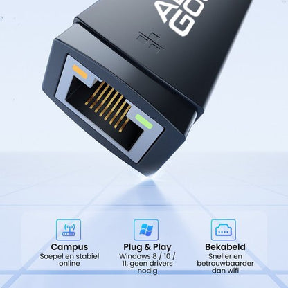 close-up van een zwarte ethernetadapter met led-indicatoren en netwerkpoort zichtbaar