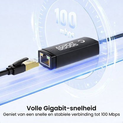 Zwarte AdroitGoods ethernetadapter met kabel en een visuele snelheidsschaal van 100 Mbps