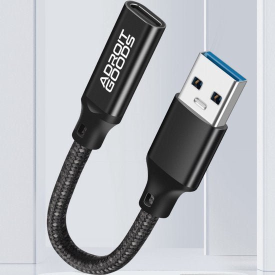Zwart gevlochten USB 3.0 verlengkabel met AdroitGoods logo voor betrouwbare connectiviteit