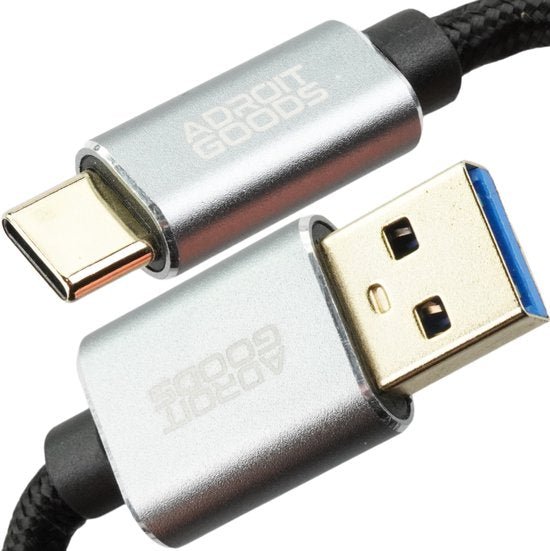 Usb type c kabel met usb type a aansluiting in zilveren behuizing en gevlochten kabel