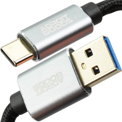 Usb type c kabel met usb type a aansluiting in zilveren behuizing en gevlochten kabel