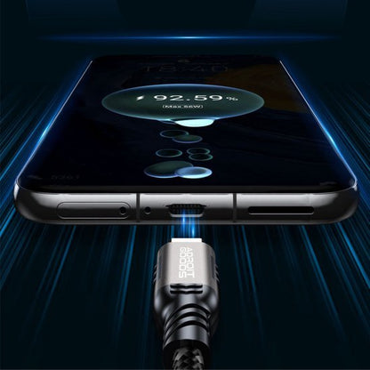 Smartphone die snel oplaadt met USB-C-kabel van AdroitGoods, laadstatus 92,59 procent zichtbaar