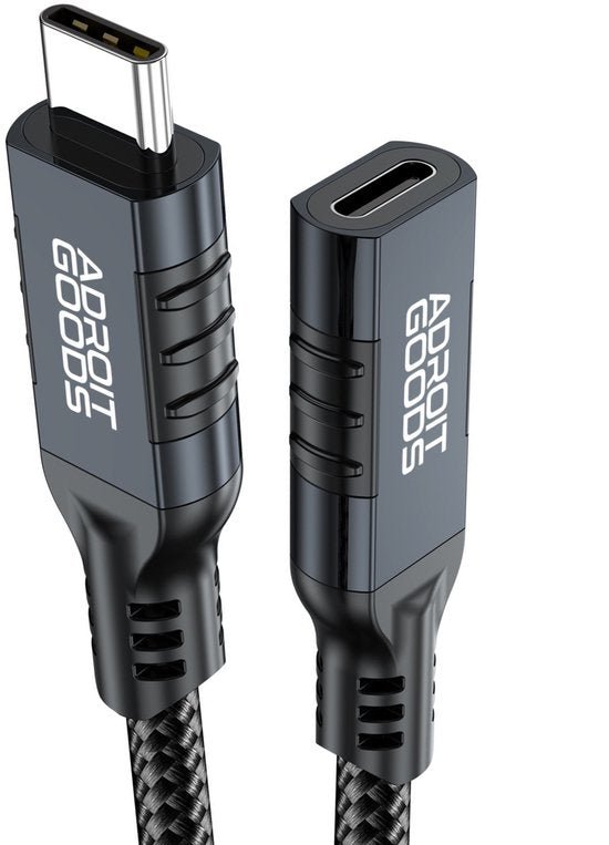 zwarte gevlochten USB-C verlengkabel met Adroit Goods logo en stevige connectoren