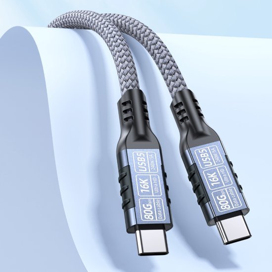 Twee USB-C kabels met gevlochten buitenkant en labels voor 80G snelheid en 16K ondersteuning