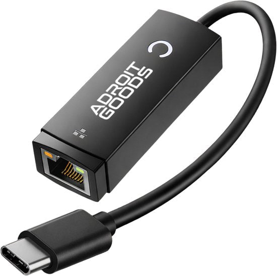 Zwarte USB-C naar Ethernet adapter met kabel en AdroitGoods logo in witte letters