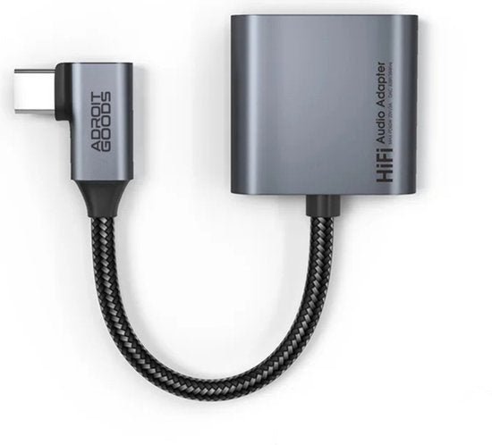 Zwarte gevlochten kabel met USB-C connector en grijze HiFi audio adapter van AdroitGoods