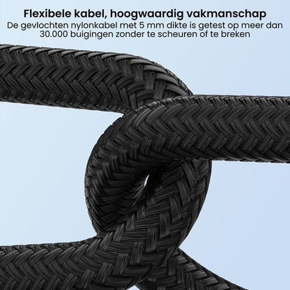 Flexibele zwarte gevlochten nylonkabel gebogen en geknoopt met tekst bovenin in het Nederlands