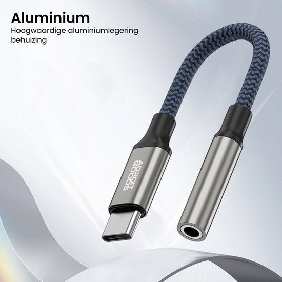 Adapter met aluminium behuizing en gevlochten kabel voor audioverbindingen