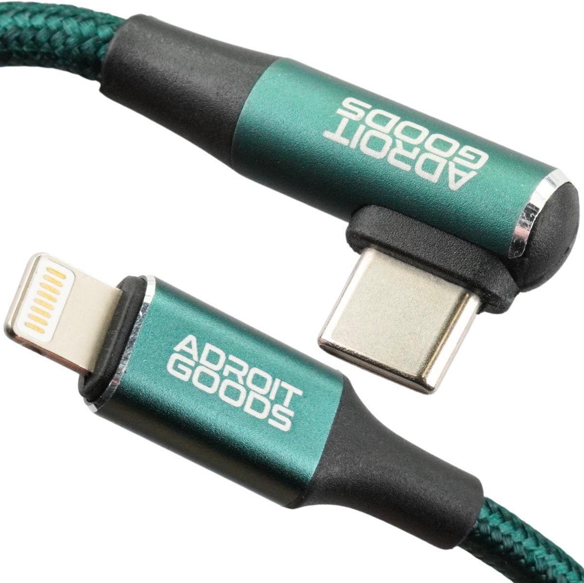 groene gevlochten oplaadkabel met usb-c en lightning aansluitingen van Adroit Goods