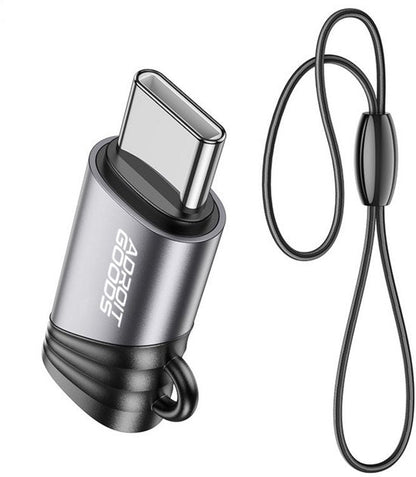 Zilverkleurige USB-C adapter met zwart koord en ronde bevestigingslus van AdroitGoods.