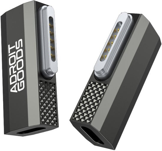 Zwarte connectoradapters met magnetische aansluiting en AdroitGoods logo in professionele stijl