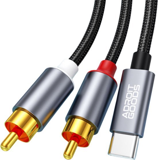 Close-up van drie hoogwaardige aansluitkabels met metalen behuizingen en gevlochten omhulsels