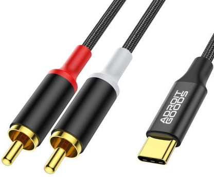 Zwarte kabel met twee RCA-aansluitingen en een USB-C-connector met AdroitGoods logo