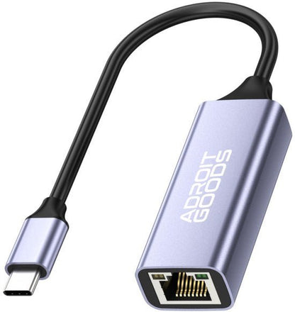 adapter met usb-c aansluiting en ethernet poort in een zilverkleurige behuizing