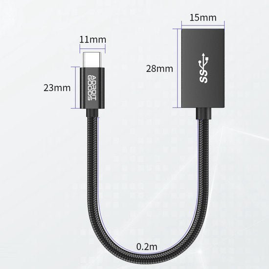 Zwarte USB-C naar USB 3.0 adapterkabel met gevlochten bescherming en afmetingen aangegeven.