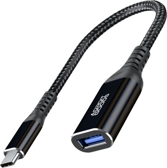 Zwarte gevlochten USB-C naar USB-A verlengkabel met strak design en blauwe binnenkant.