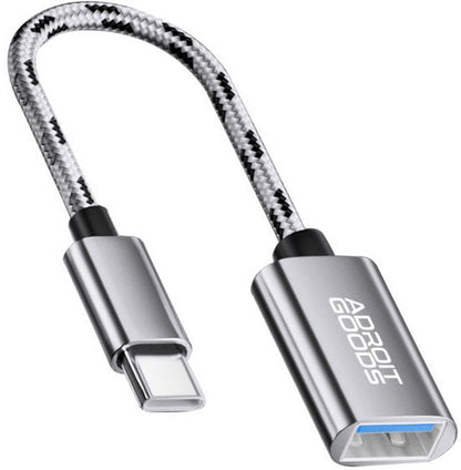 Kort gevlochten USB-C naar USB-A adapterkabel met metalen behuizing van AdroitGoods