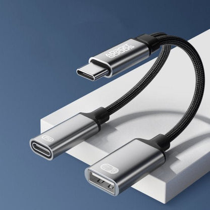 USB-C adapterkabel met metalen behuizing en gevlochten hoes in zwarte kleur