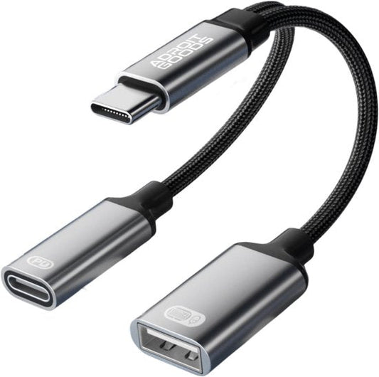 Zwarte gevlochten USB-C naar USB en USB-C adapterkabel met metalen behuizing en AdroitGoods logo