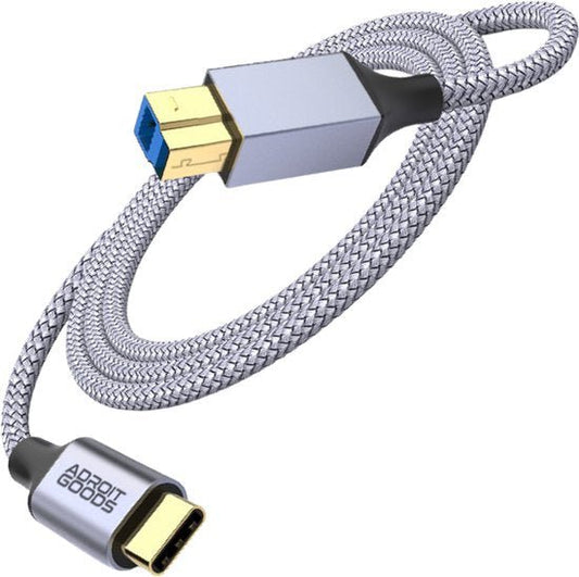 grijs gevlochten usb type-c naar usb connector met goudkleurige uiteinden en merklogo adroitgoods