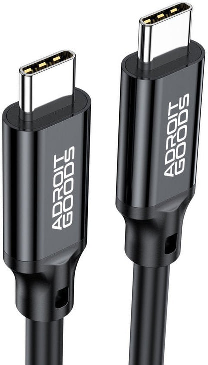 Zwarte USB-C kabel met metalen connectoren en witte AdroitGoods opdruk professionele uitstraling