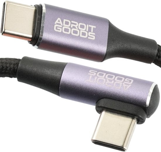 twee paarszwarte USB-C kabels met Adroit Goods branding en een gevlochten kabelmantel