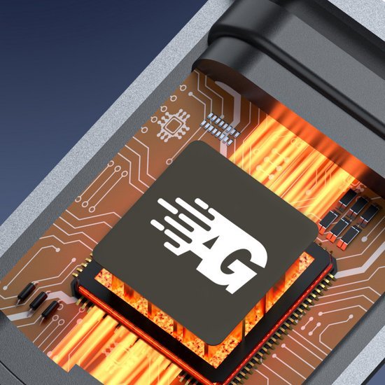 dichtbijbeeld van een elektronische chip met AG-logo op een printplaat met gloeiende banen
