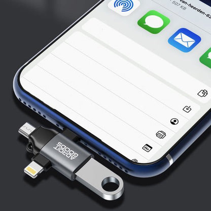 Smartphone met aangesloten usb-stick met meerdere aansluitingen en displayweergave