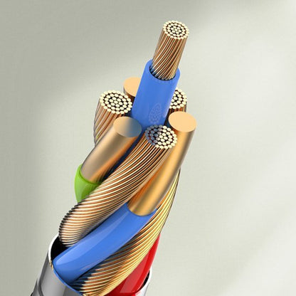 close-up van diverse koperen draadkabels met kleurrijke isolatie in professionele stijl