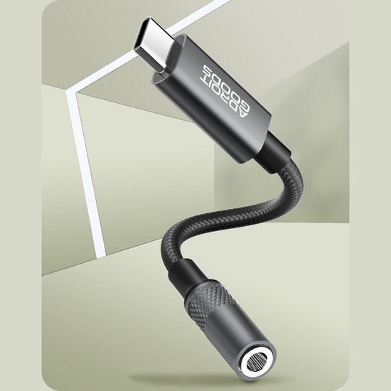 zwarte USB-C naar 3,5 mm hoofdtelefoonadapter met gevlochten kabel en metalen behuizing