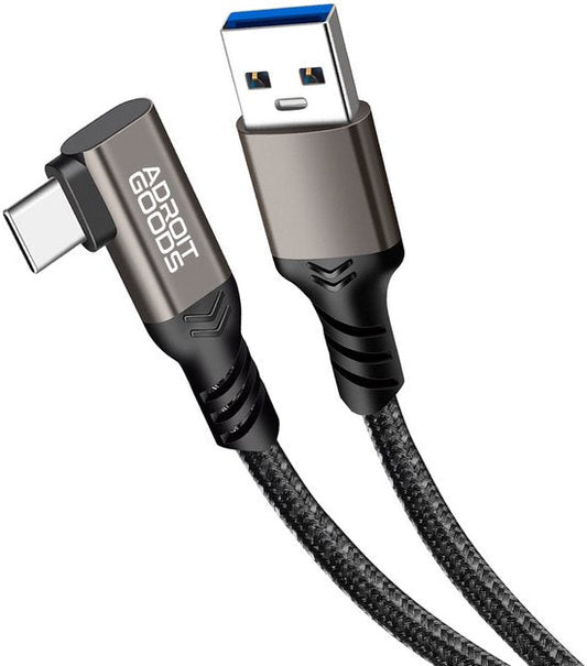 close-up van zwarte usb-kabel met gevlochten hoes en hoekige usb-c en usb-a aansluiting