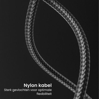 Close-up van zwarte gevlochten nylon kabel op donkere achtergrond